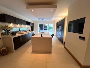 Photo 35- click for photo gallery